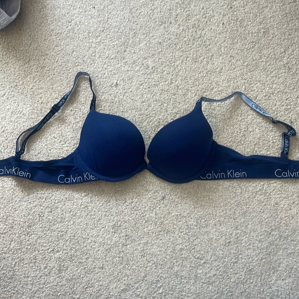 Calvin Klein navy blue t shirt bra